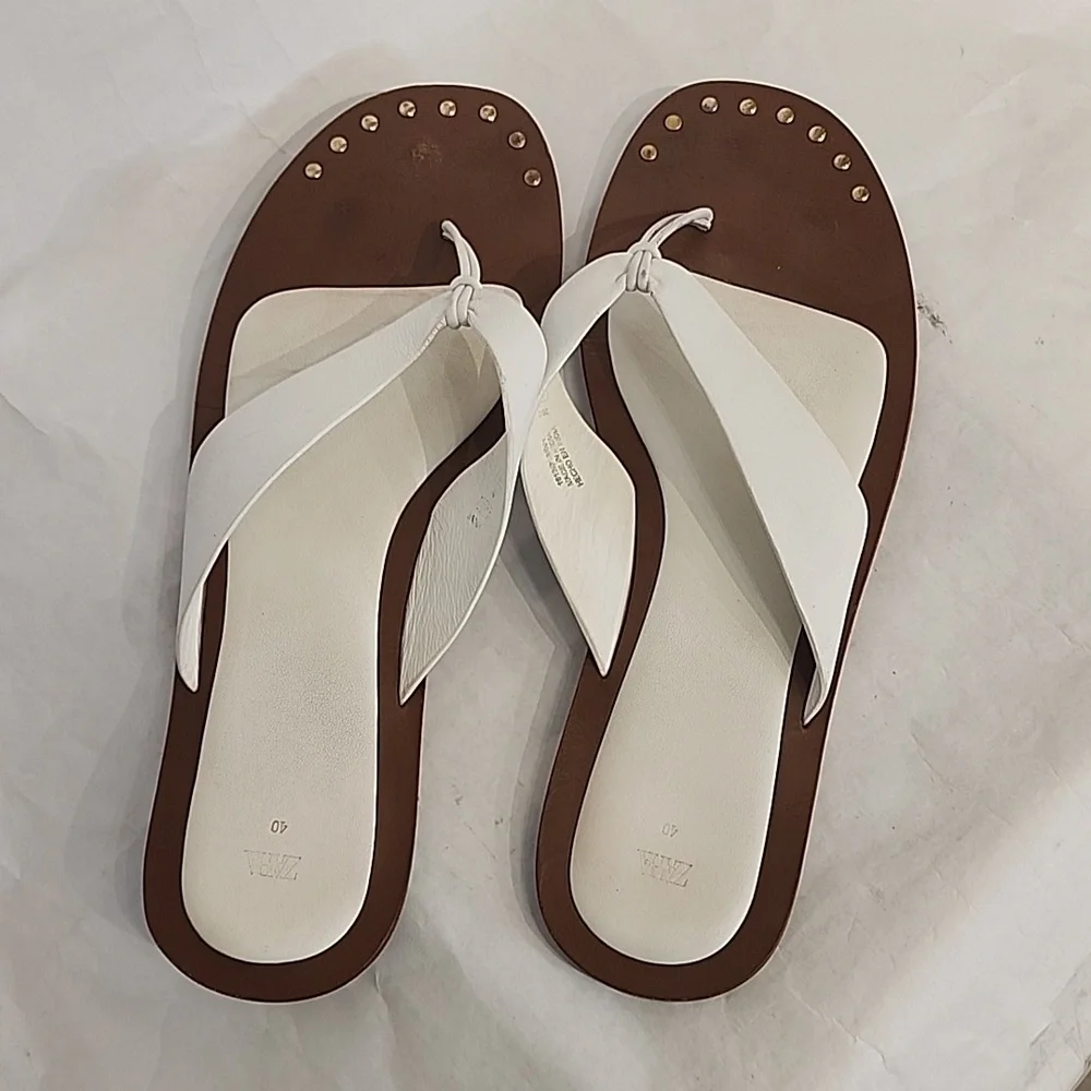 Zara White Leather Flip Flop Flat Sandals with studs - Picture 2 of 4